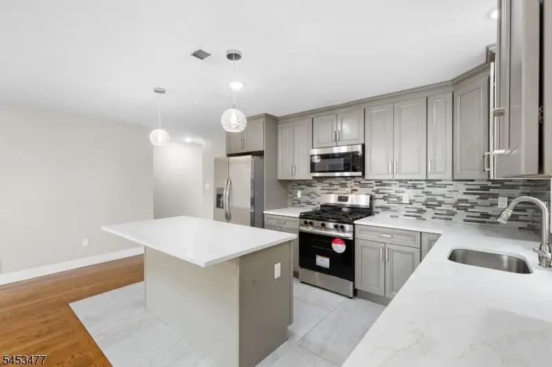 806 2nd Ave, Elizabeth, NJ 07202-3804 - #2