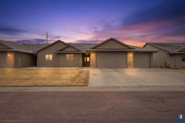 4505 E Kearney Pl, Sioux Falls, SD 57110