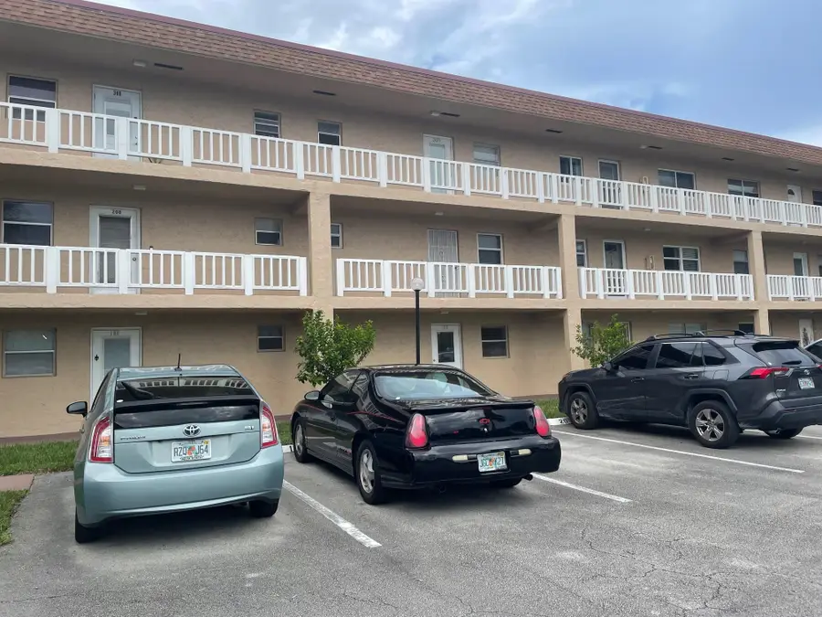 608 SW Natura Blvd #109, Deerfield Beach, FL 33441 - Image #2