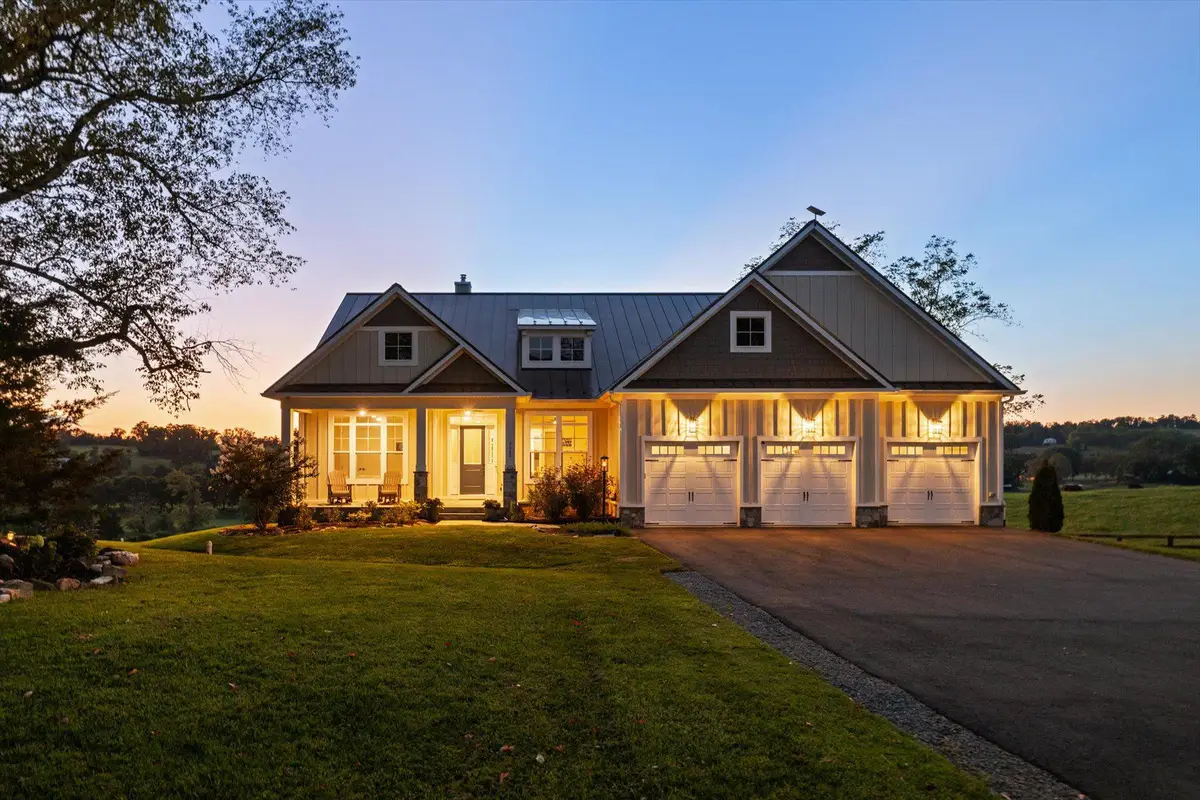 8640 Holtzclaw Rd, Warrenton, VA 20186 - #1