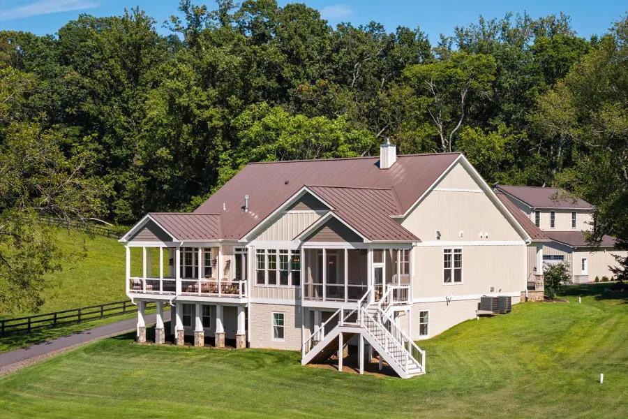 8640 Holtzclaw Rd, Warrenton, VA 20186 - #3
