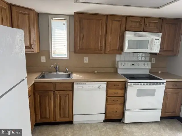 213 Uxbridge, Cherry Hill, NJ 08034 - #2