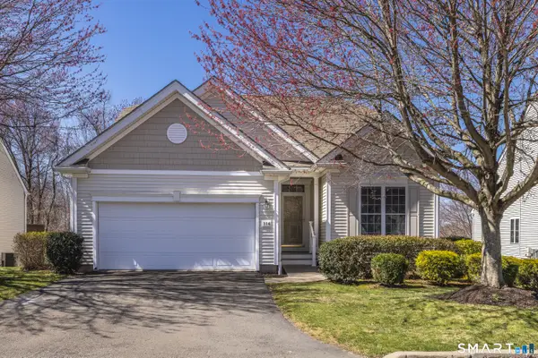 114 Country Club Drive #114, Oxford, CT 06478