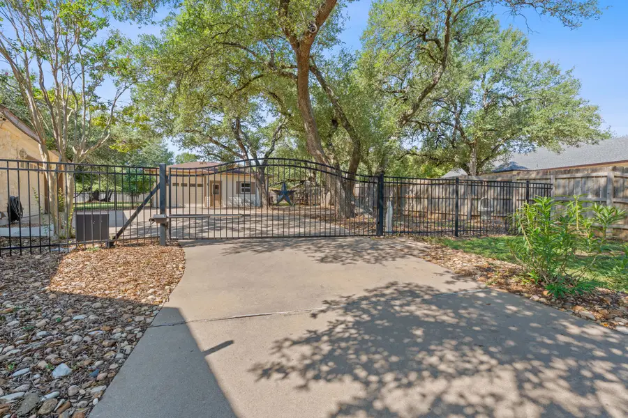 4004 Fountainwood Cir, Georgetown, TX 78633 - Image #2