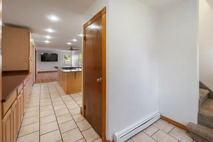 34 Vandewater Avenue, Floral Park, NY 11001 - Image #2