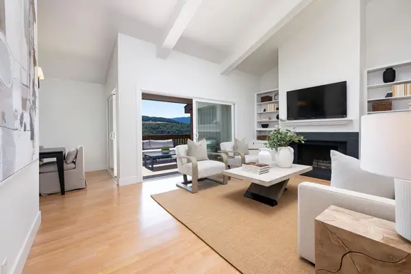 3374 La Mesa Drive #15, San Carlos, CA 94070