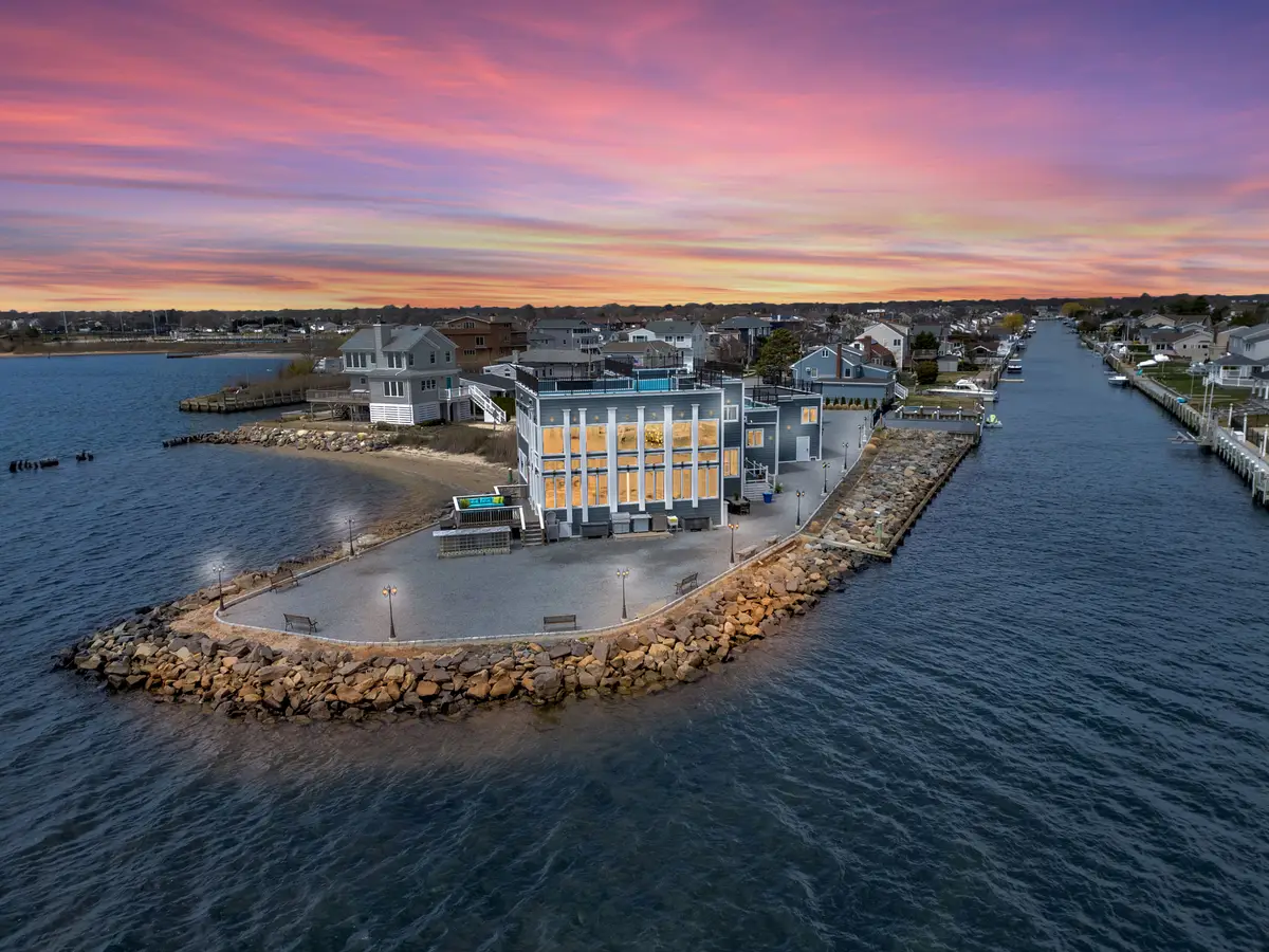 505 East Drive, Copiague, NY 11726 - Image #1