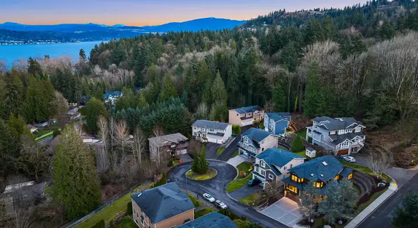 16305 SE 37th Street, Bellevue, WA 98008