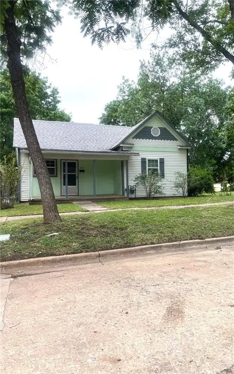1015 N 6th Street, Independence, KS 67301