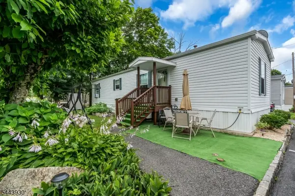 1 White Birch Park, Hampton Boro, NJ 08827