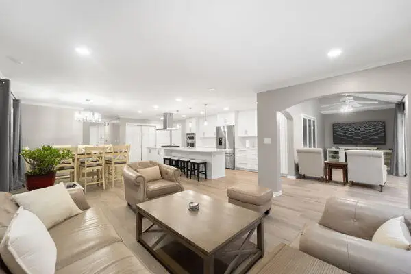 7508 W Mequon Square Dr, Mequon, WI 53092 - Image #2