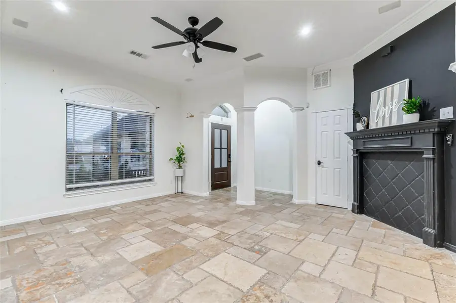 402 Avenue H, South Houston, TX 77587 - #3