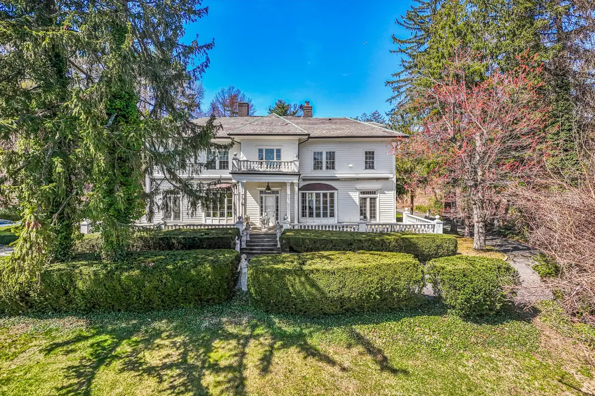 365 E Shore Road, North Hempstead, NY 11023 - #1