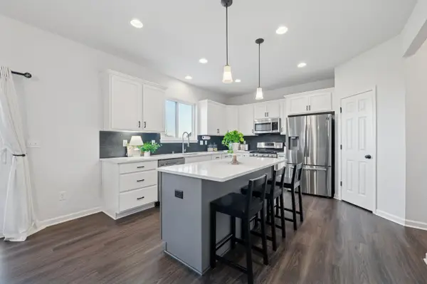 W139N6328 Bridal Wreath Ln, Menomonee Falls, WI 53051