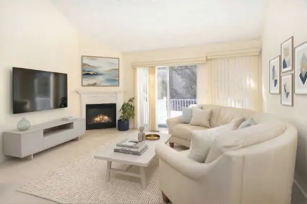 4 Autumn Drive #B, Hudson, MA 01749