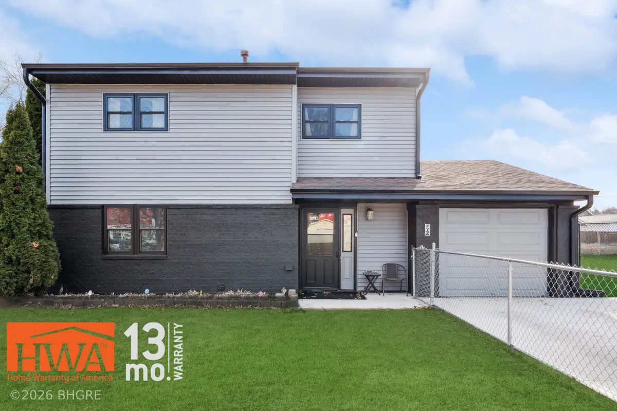 205 E Livingston Avenue, Des Moines, IA 50315 - #1