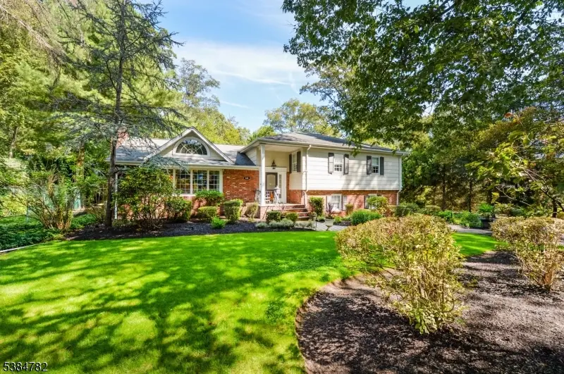 529 Covington Place, Wyckoff, NJ 07481 - Image #2