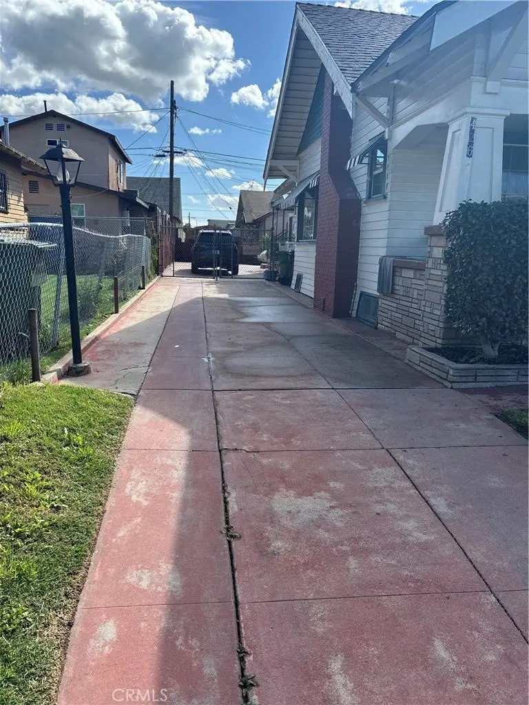 426 W 51st, Los Angeles, CA 90037 - #3