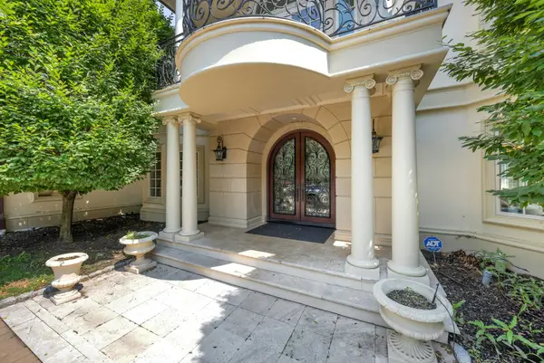 186 Hoover Drive, Cresskill, NJ 07626