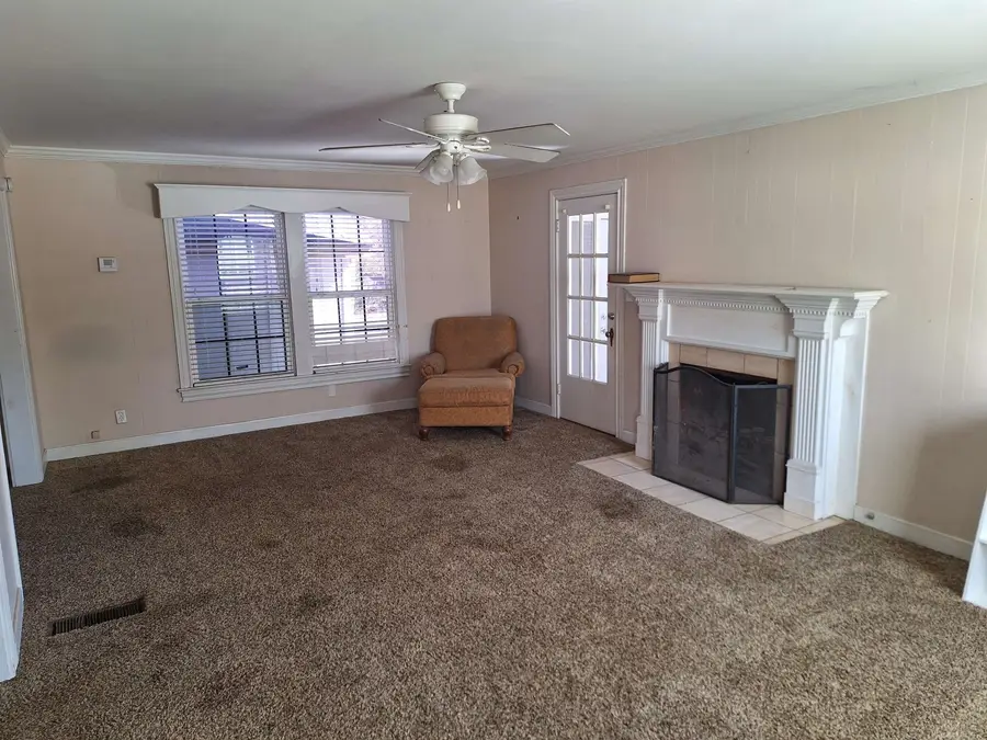 921 N Montgomery St, Gilmer, TX 75644 - #3