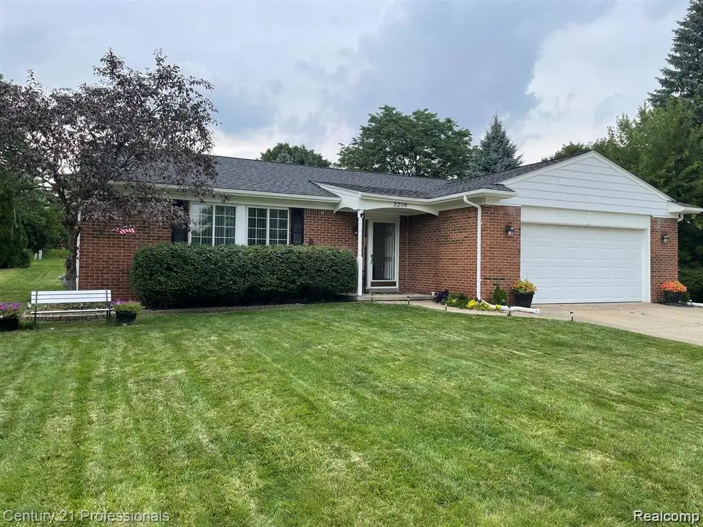 2208 Cumberland Road Road, Rochester, MI 48307 - Image #1