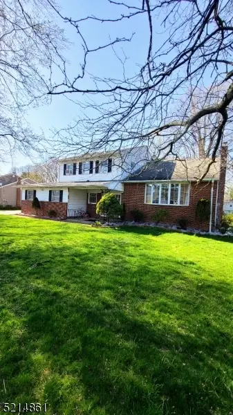29 Ventnor Dr, Edison Twp., NJ 08820-2735