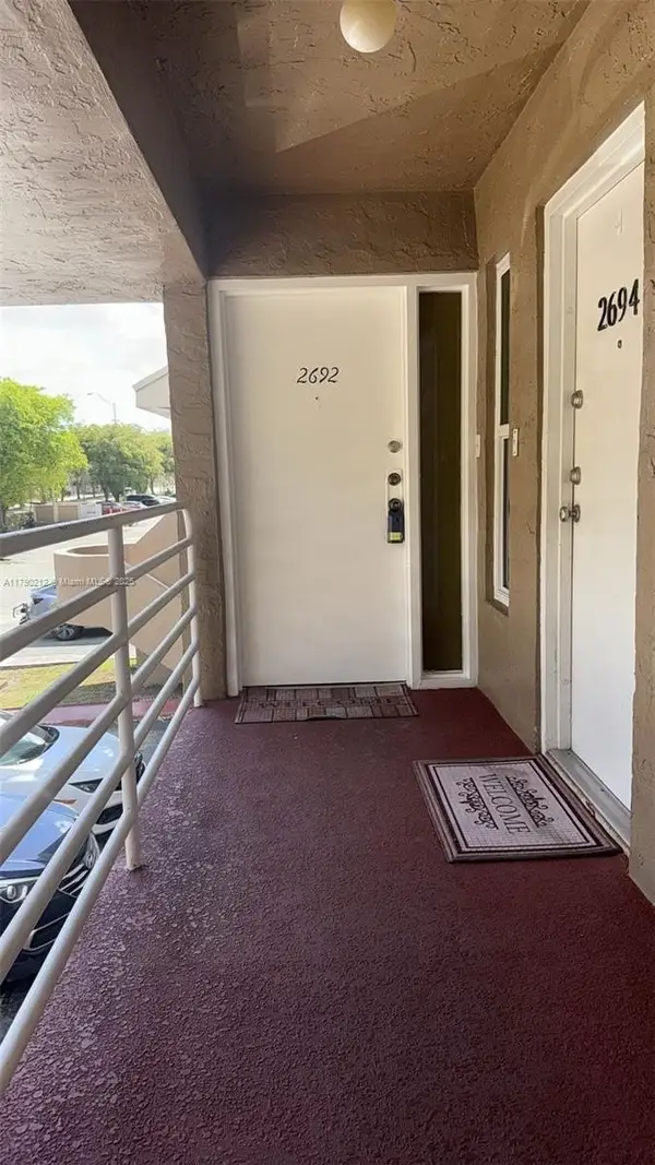 2692 W 60th St #80, Hialeah, FL 33016