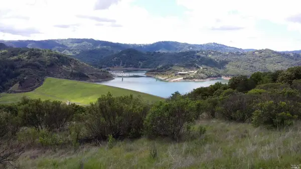 9695 Dry Creek Road, Healdsburg, CA 95448