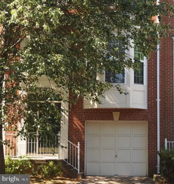 11483 Carriage Court, Fairfax, VA 22030