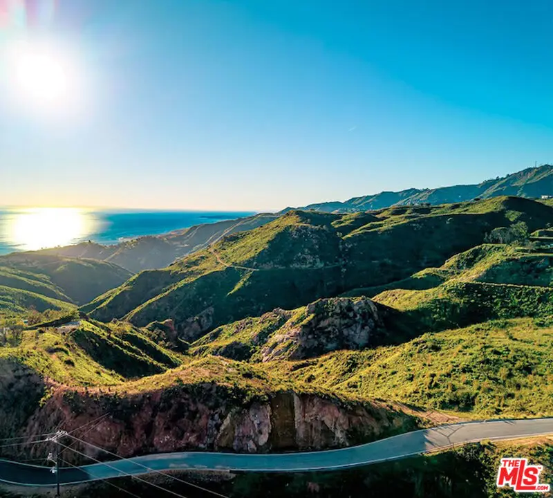 2825 Tuna Canyon Road, Topanga, CA 90290 - Image #3