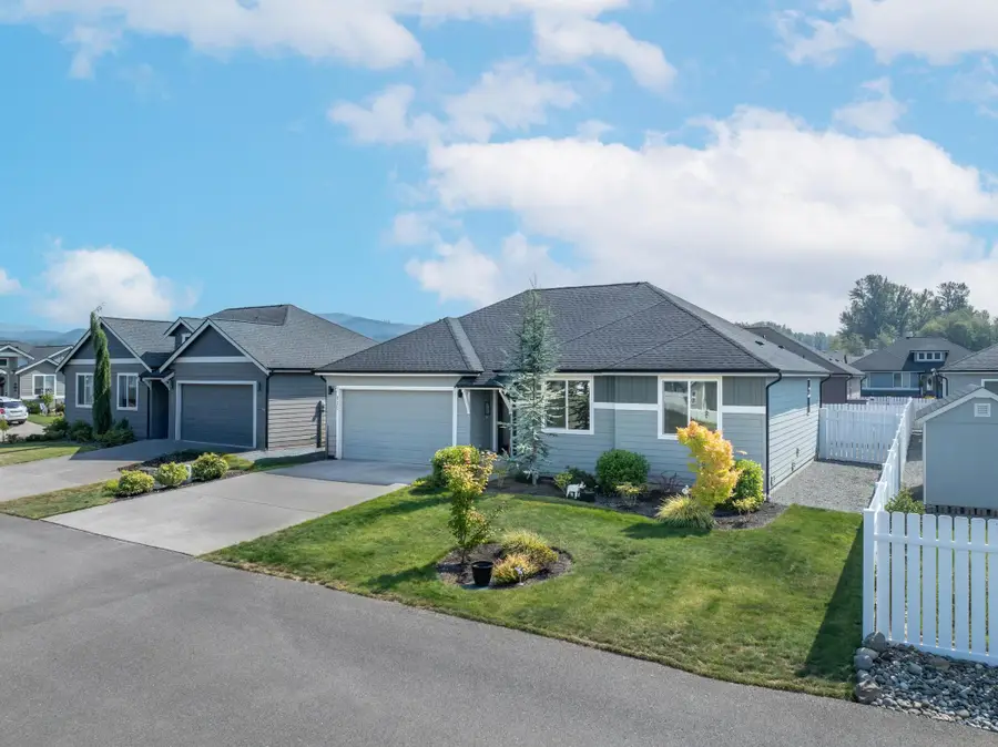 112 Madrona Lane Sw, Orting, WA 98360 - Image #2