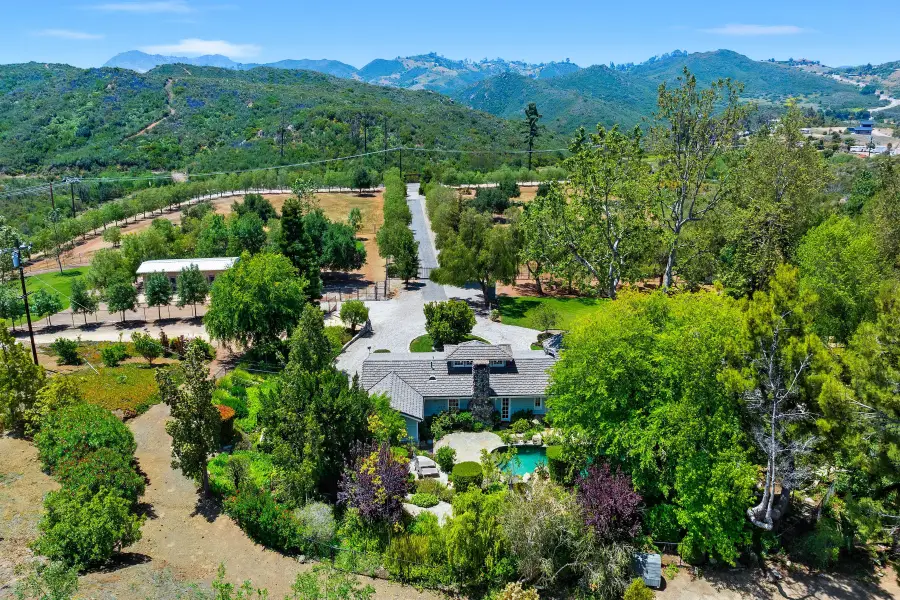 33269 Mulholland Highway, Malibu, CA 90265 - Image #3