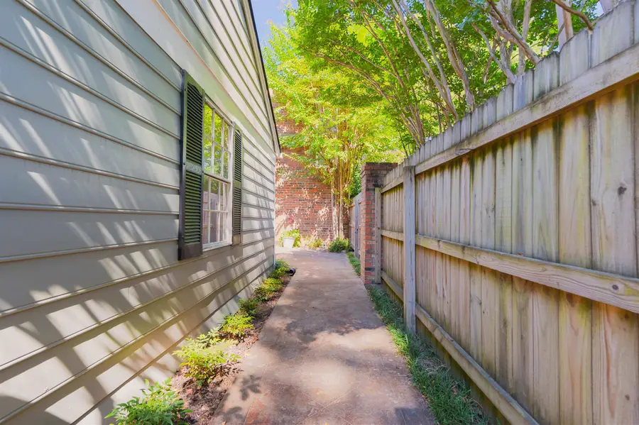 6932 MIDHURST RD, Memphis, TN 38119 - #2