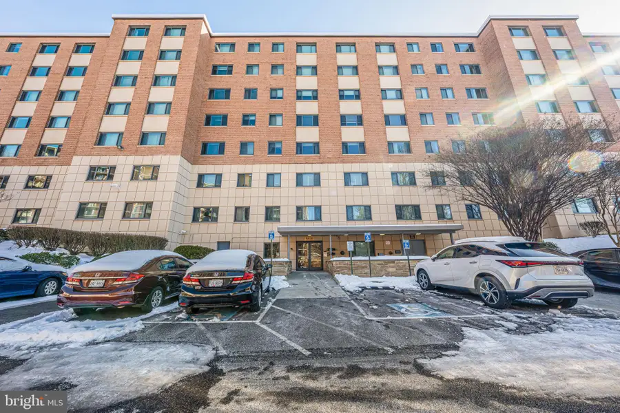 1200 S Arlington Ridge Road #Unit 714, Arlington, VA 22202 - #2