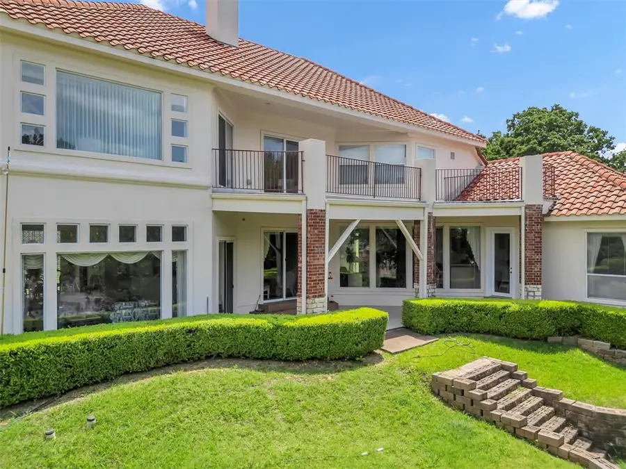 2318 Stone Bridge Drive, Arlington, TX 76006 - Image #3