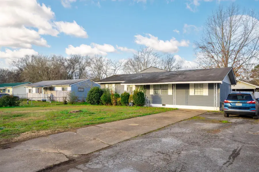 1313 E Sherry Drive, Rossville, GA 30741 - #2