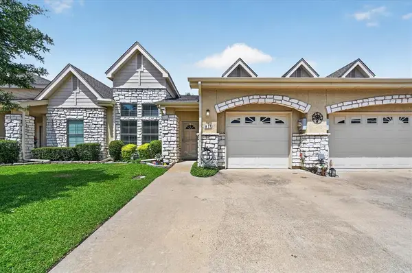 815 Earhart Avenue, Grand Prairie, TX 75051