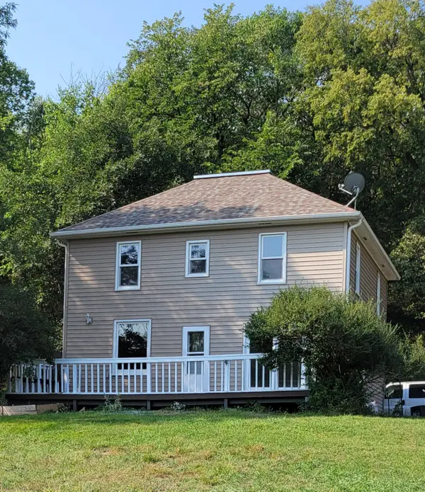 703 Rolling Hills Dr, Yankton, SD 57078