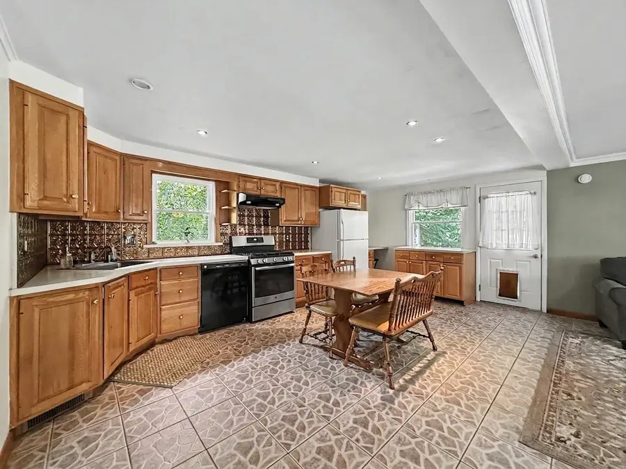 8 Martin Rd, Verona, NJ 07044 - #3