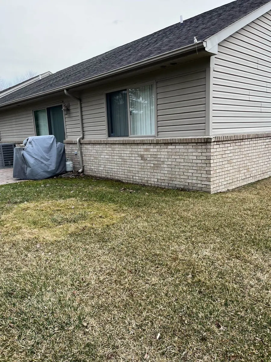 16123 Blue Spruce, Clinton Township, MI 48035 - #2