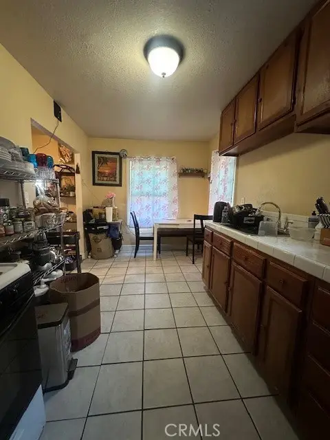 8111 S Halldale Ave, Los Angeles, CA 90047