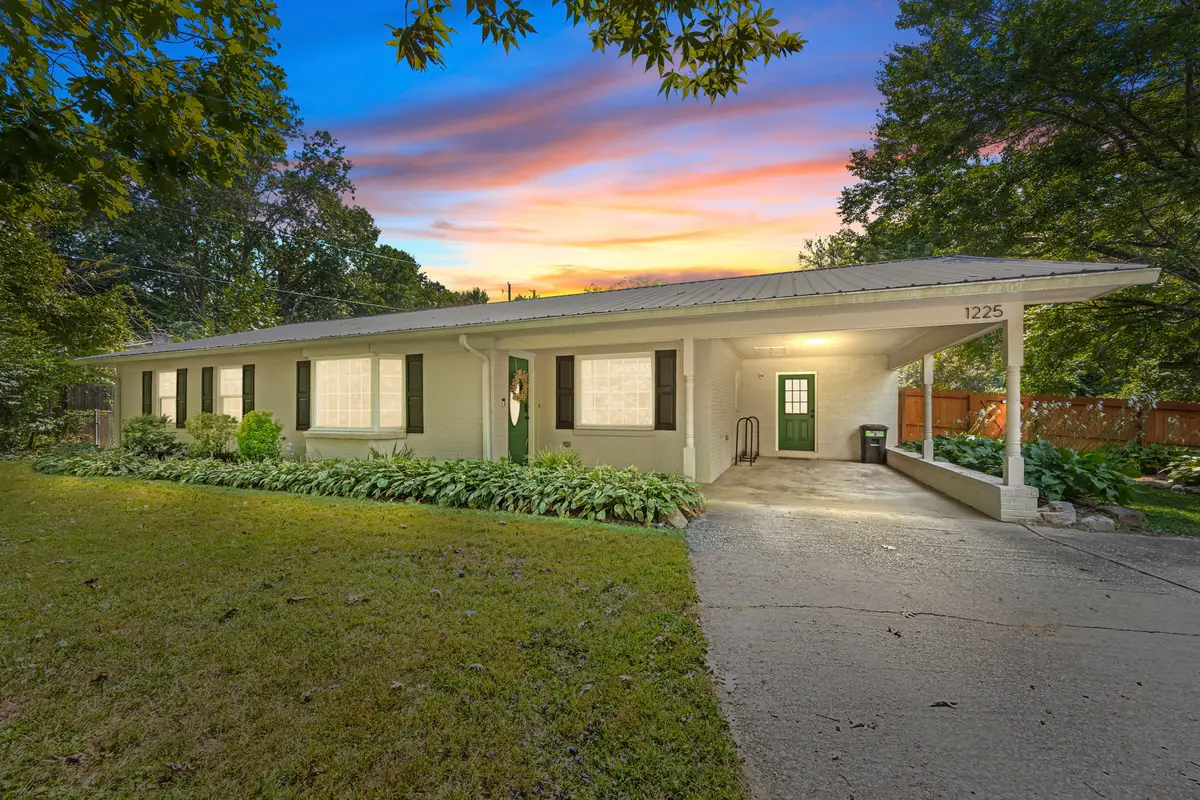 1225 W Gilbert Street, Hendersonville, NC 28792 - Image #1