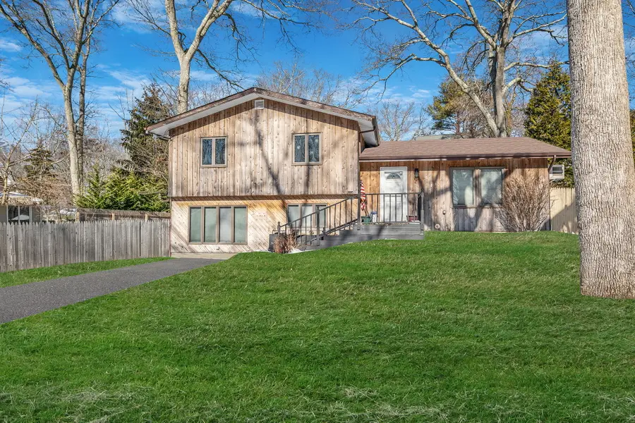 74 Hempstead Drive, Sound Beach, NY 11789 - #2