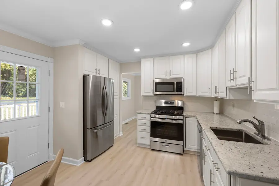 7S610 Lynn Drive, Naperville, IL 60540 - Image #2