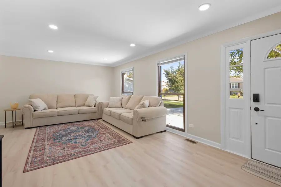 7S610 Lynn Drive, Naperville, IL 60540 - Image #3