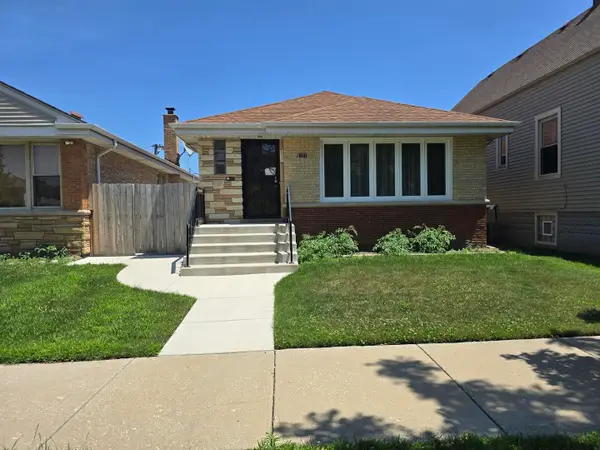 5151 N Meade Avenue, Chicago, IL 60630