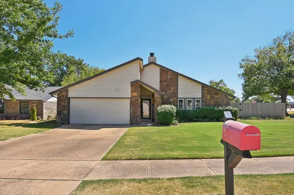 1117 W Vicksburg Place, Broken Arrow, OK 74011