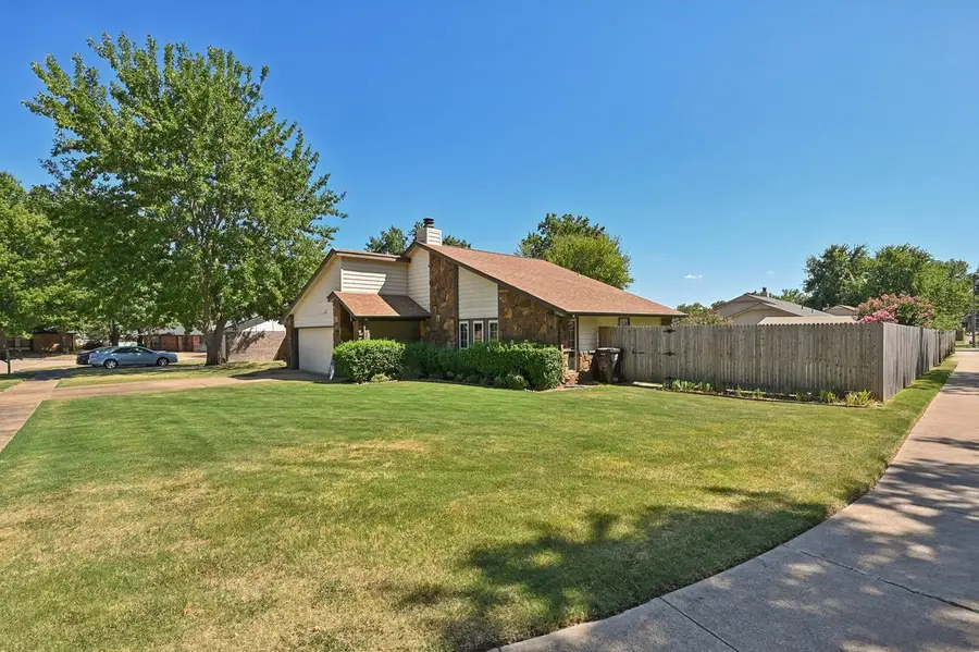 1117 W Vicksburg Place, Broken Arrow, OK 74011 - #2