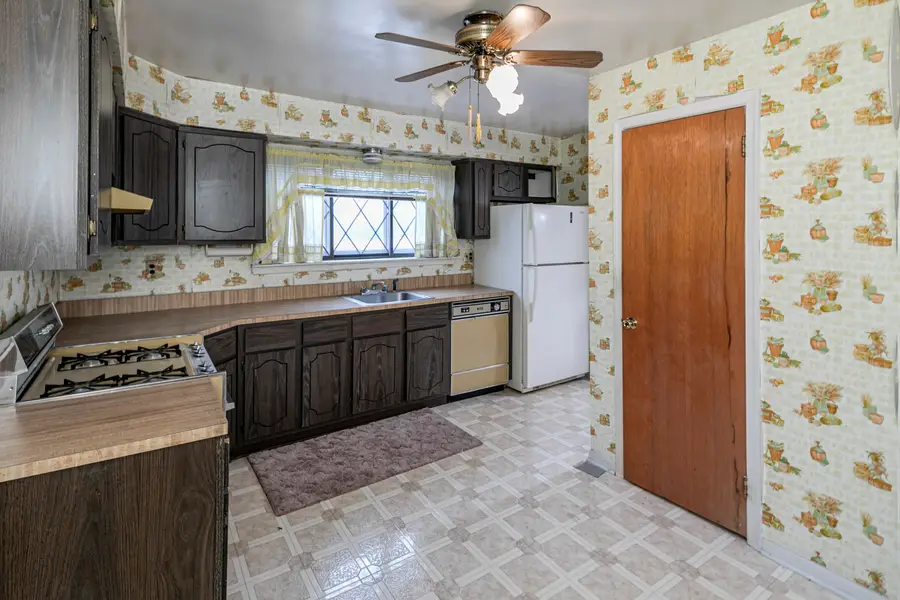 136 Wildflower Ln, Hillsborough, NJ 08844 - Image #2