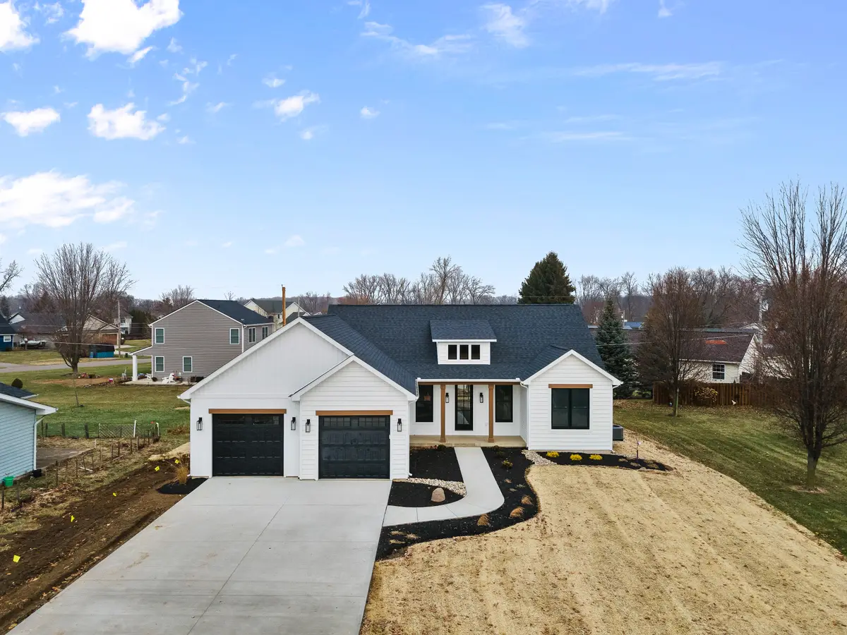 9186 E Snow White Road, Cromwell, IN 46732 - Image #1